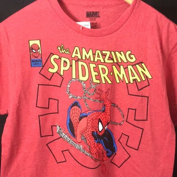 🔥 Marvel  Spider-Man men’s T-shirt Sz Small New - Picture 2 of 3